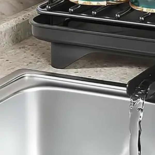 Swivel spout